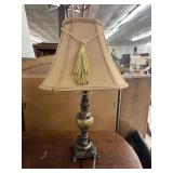 Small lamp with tassel