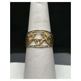 14k yellow gold ring with doves and heart…..5 grams…..size 6