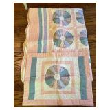 Country Classics twin size scalloped edge patchwork quilt with matching sham……appears to be new and never used