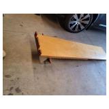 Maple incline board for inclined situps