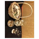 Nice selection of sea shells and decor. See pictures.