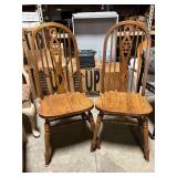 Set of (2) oak dining side chairs…..18 x 16 x 18 to seat (42 tall overall)