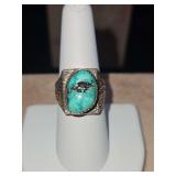 Beautiful Vintage Handcrafted UNMARKED sterling silver ring w/turquoise stone size 8...11.1 grams...