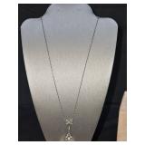 Beautiful 14K gold necklace w/diamond pendant...