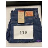 Levis jeans 33