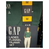 Gap ladies flannel PJ set M