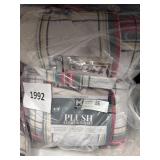 3-pc Plush comforter set F/Q