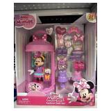 Disney Junior Minnie fashion doll set