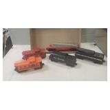 Tray Of (5) Assorted Lionel Train Cars