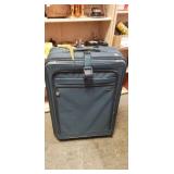 (1) Travel Luggage (22"ï¿½12"ï¿½32")