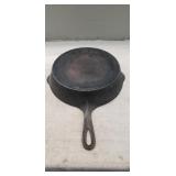 (1) Erie #8 Cast Iron Skillet