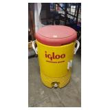 (1) Igloo Beverage Cooler w/ Spout