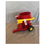 Scale Models New Holland Grinder/Mixer (1/16