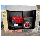 ERTL Farmall Special Edition (1/8 Scale)