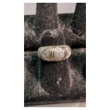 10k gold ladies ring size 6-5.3 g