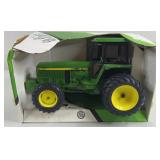 ERTL John Deere 4960 MFWD Tractor 1:16 Die-Cast