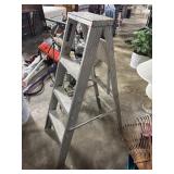 4ft Aluminum Ladder.