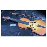 Vintage 1960s Jefferson Toy Wooden Violin.