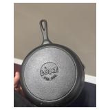 Lodge cast iron skillet