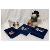 Snowman Bath Towels & Snowmen Figures