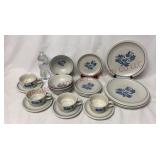 Pfaltzgraff Yorktowne 20 pc Stoneware Set