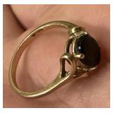 10K GOLD ring w black onyx sz 7.5 signed