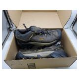 Keen Outdoor Shoes Size 10.5