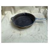 Griswold cast aluminum skillet No. 8