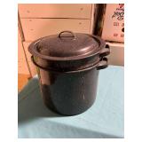 Granite ware spaghetti pot