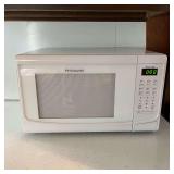 Frigidaire Microwave *WORKING! Approx. Dimensions: 12.5”T X 20.25”W X 14.75”D