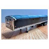 1/64 Black Wilson Grain Trailer