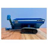 1/64 Kinze 840 Sof-Trak Grain Cart