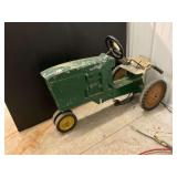 John Deere pedal tractor Pedals are off, needs service