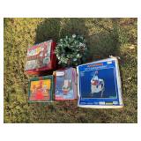 4 outdoor Christmas decor items X