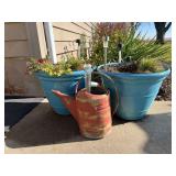 (2) 19x14 flower pots and a water can