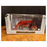 Spec Cast Farmall 400 w/loader