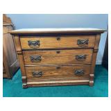 Oak dresser with 3 drawers 20D x 43L x 31H