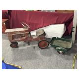 FARMALL 560 PEDAL TRACTOR W/ CART