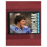 MIKE MUNCHAK ROOKIE AUTOGRAPHED 1985 TOPPS # 253