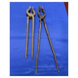 (2) ANTIQUE BLACKSMITHING TONGS (27" LONGEST)