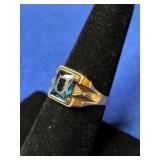 10 KT (3.1G) RING WITH GEMSTONE - SIZE 7.5