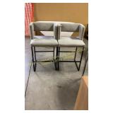 2ct Barstools