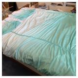 Pillowfort Full/Queen Size Ombre Blanket with