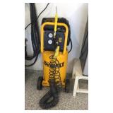 DEWALT 15 GAL. 225 PSI AIR COMPRESSOR (LIKE NEW)