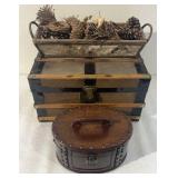 SMALL WOOD TRUNK, BASKET, OVAL CASE