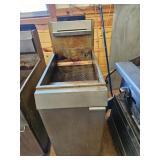 COMMERCIAL 35 L.B GAS FRYER W/ BASKETS