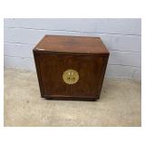 Oriental Style 2-door Nightstand