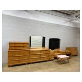 Kling 6-Piece Maple Bedroom Suit