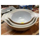 (3) Pyrex Nesting Bowls