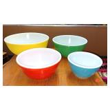 BUYING THE SET OF 4 PYREX BOWLS